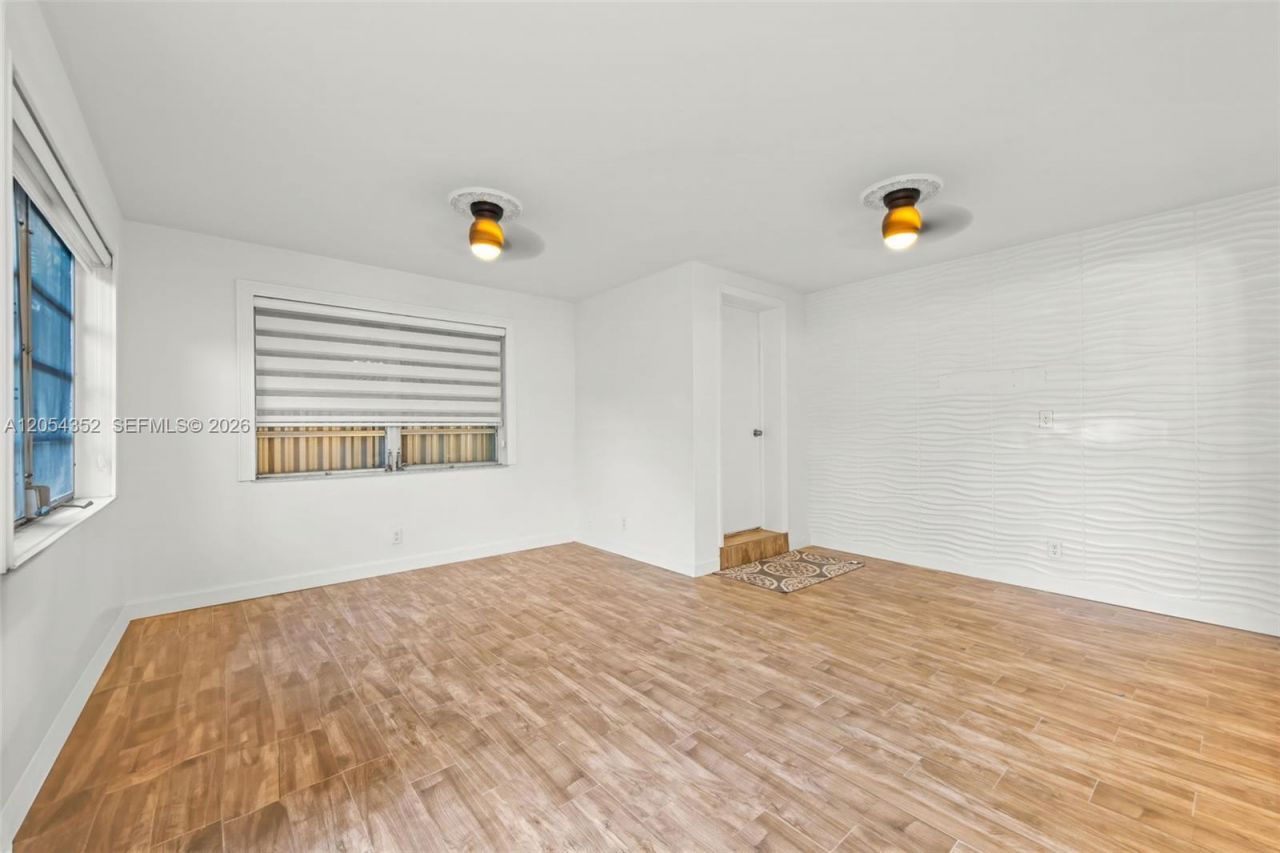 23 SW 8th St , Hallandale Beach, FL 33009 Photo