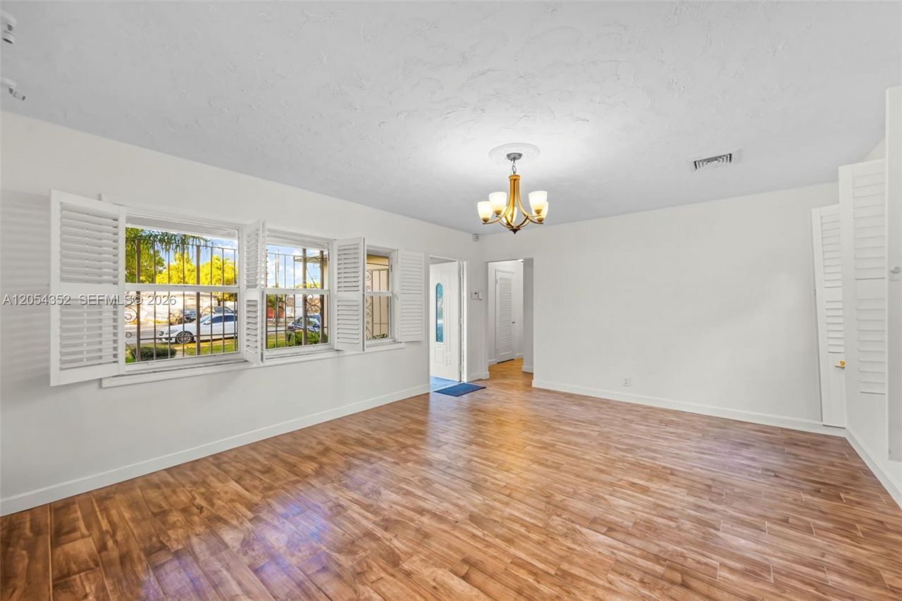 23 SW 8th St , Hallandale Beach, FL 33009 Photo