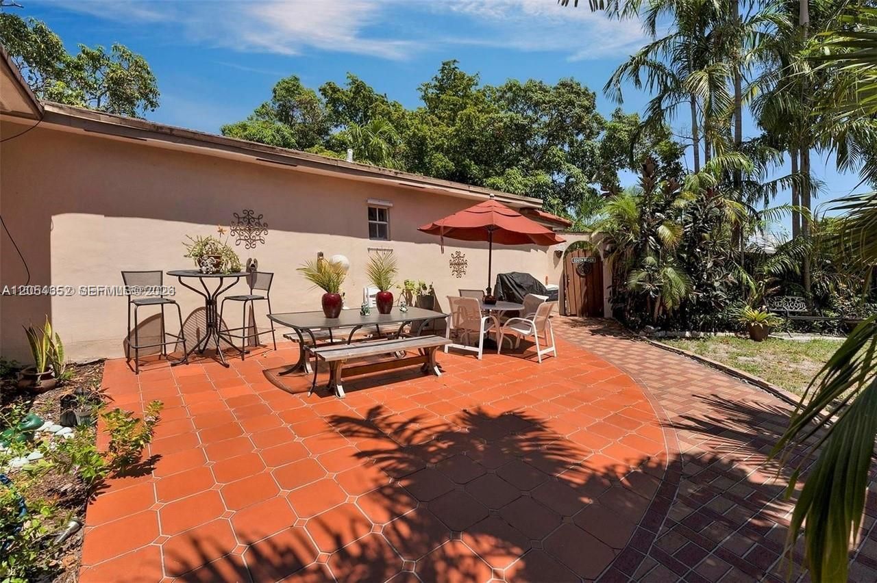 23 SW 8th St , Hallandale Beach, FL 33009 Photo