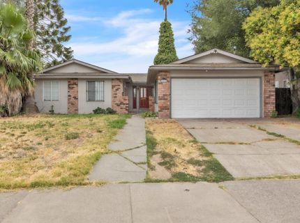 5890 Hollyhurst Way, Sacramento, CA 95823 Photo