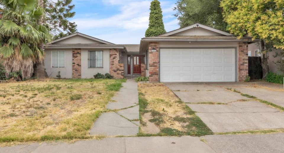 5890 Hollyhurst Way, Sacramento, CA 95823 Photo