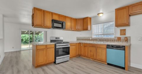 5890 Hollyhurst Way, Sacramento, CA 95823 Photo