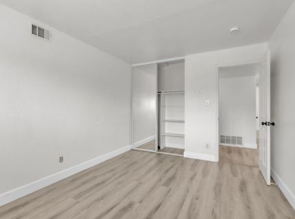 5890 Hollyhurst Way, Sacramento, CA 95823 Photo