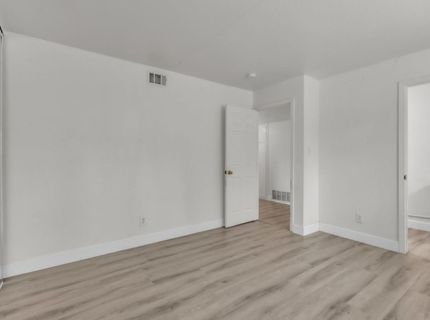 5890 Hollyhurst Way, Sacramento, CA 95823 Photo