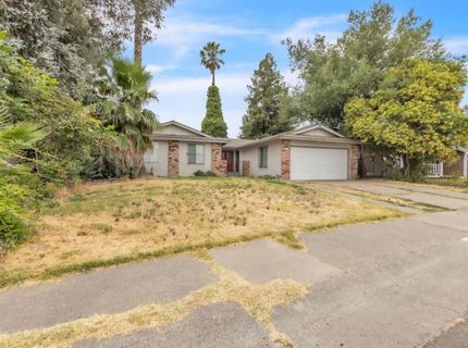 5890 Hollyhurst Way, Sacramento, CA 95823 Photo