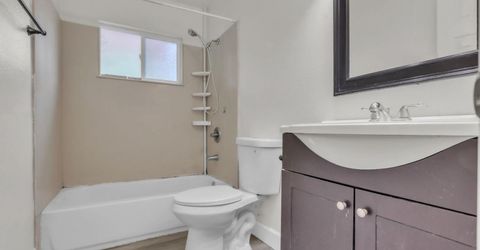 5890 Hollyhurst Way, Sacramento, CA 95823 Photo