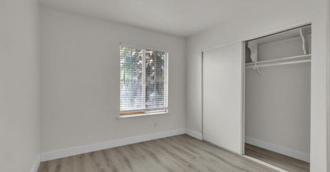 5890 Hollyhurst Way, Sacramento, CA 95823 Photo