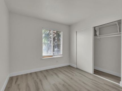 5890 Hollyhurst Way, Sacramento, CA 95823 Photo