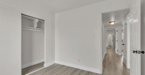 5890 Hollyhurst Way, Sacramento, CA 95823 Photo