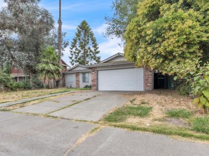 5890 Hollyhurst Way, Sacramento, CA 95823 Photo