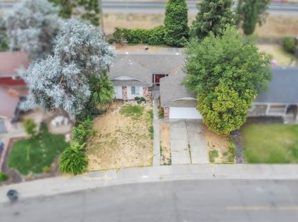 5890 Hollyhurst Way, Sacramento, CA 95823 Photo