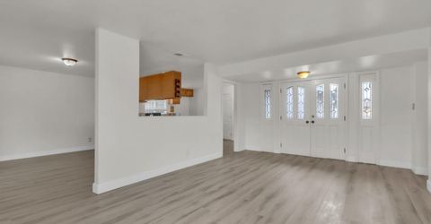 5890 Hollyhurst Way, Sacramento, CA 95823 Photo