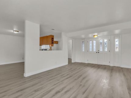 5890 Hollyhurst Way, Sacramento, CA 95823 Photo