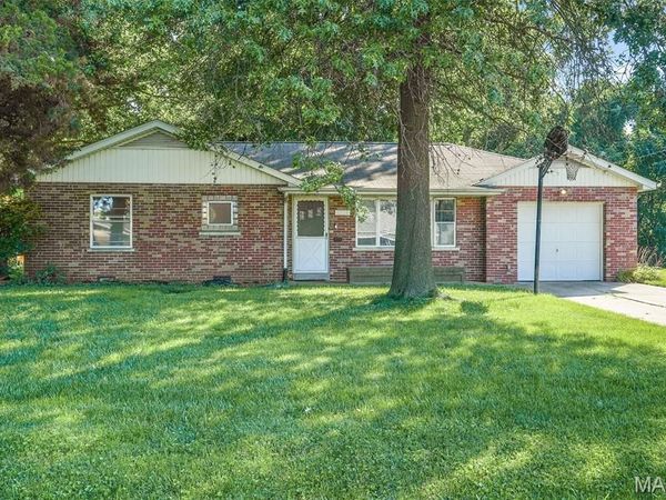 6104 W Washington Street, Belleville, IL 62223