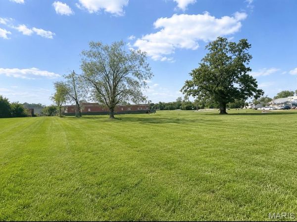 100 W Chestnut Street , Desloge, MO 63601