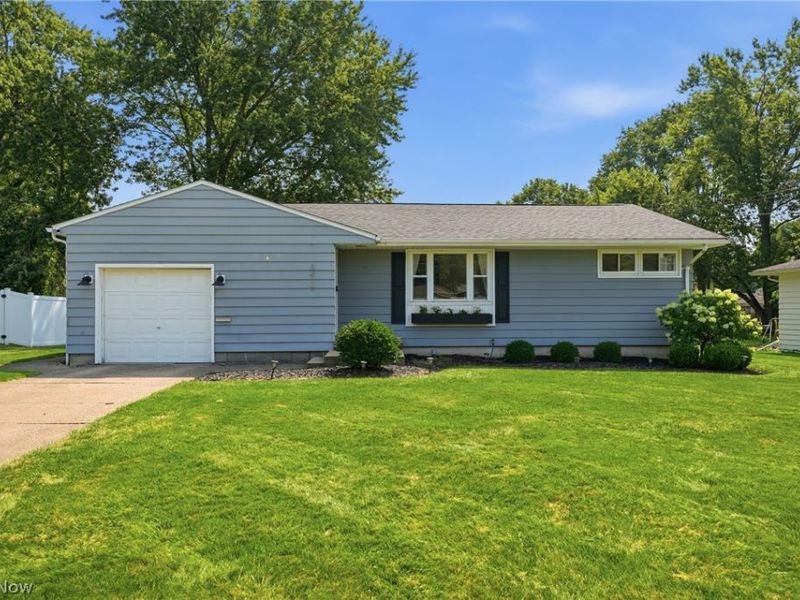 3417 Bentwillow Lane, Austintown, OH 44511 Photo 2