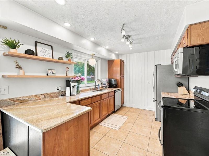 3417 Bentwillow Lane, Austintown, OH 44511 Photo 6