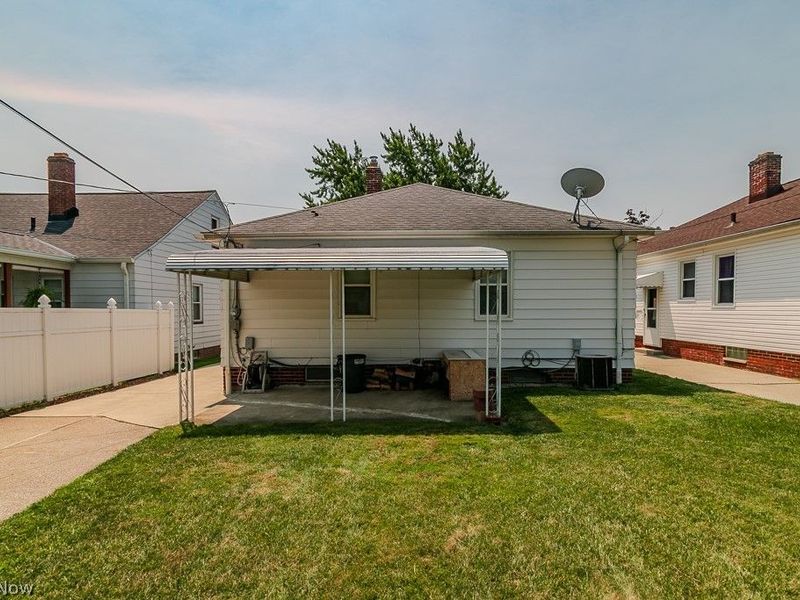 5814 Sunderland Drive, Parma, OH 44129 Photo 7
