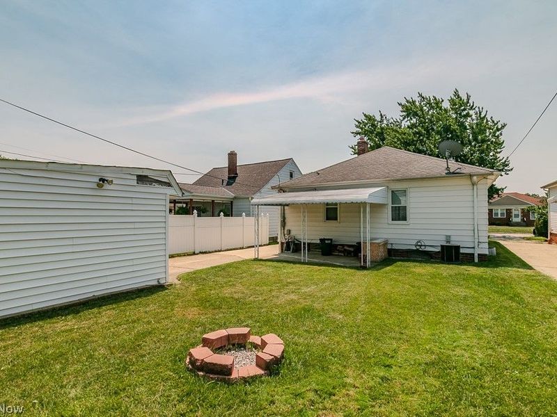 5814 Sunderland Drive, Parma, OH 44129 Photo 8