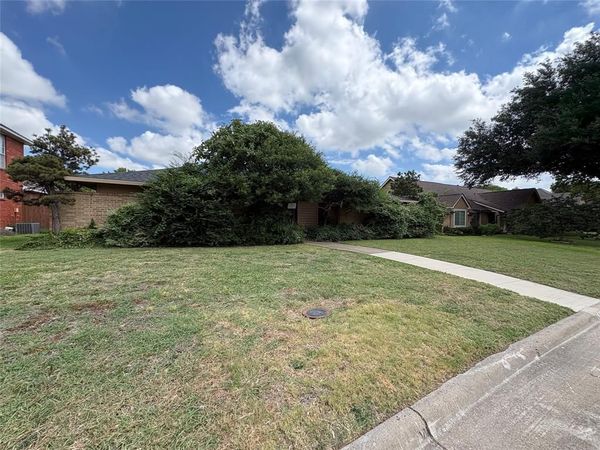 2730 Cladius Drive, Grand Prairie, TX 75052