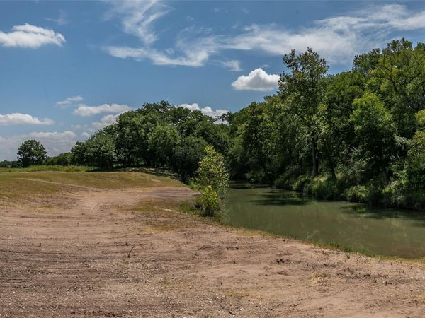 702 16 Highway, Fredericksburg, TX 78606