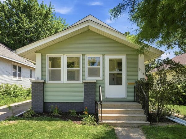 916 Daniels NE, Cedar Rapids, IA 52402