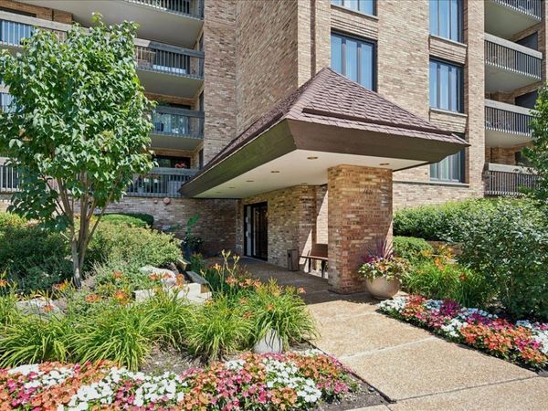 1621 Mission Hills Road , Unit 110, Northbrook, IL 60062