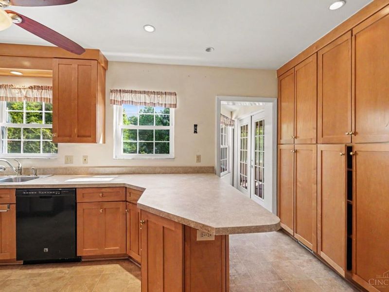 4632 Glenway Ave, Cincinnati, OH 45238 Photo 9