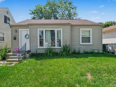 23383 Cayuga Avenue, Hazel Park, MI 48030