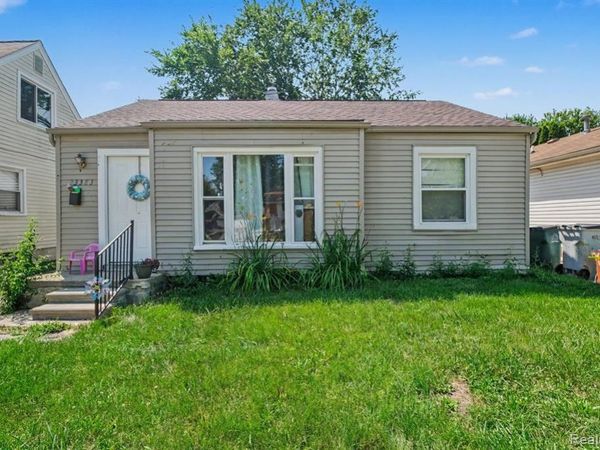 23383 Cayuga Avenue, Hazel Park, MI 48030