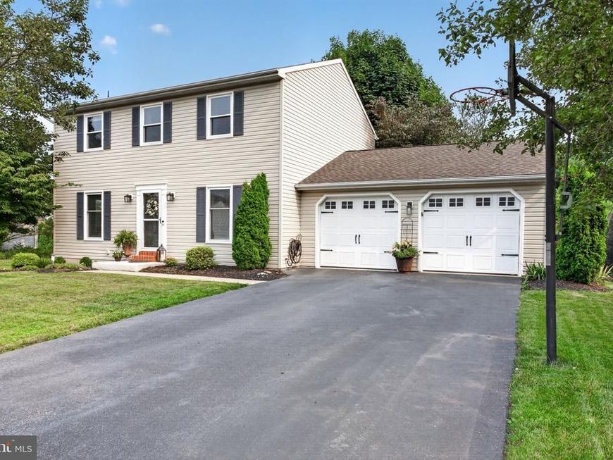 432 White Rose Lane, York, PA 17402 Main Photo