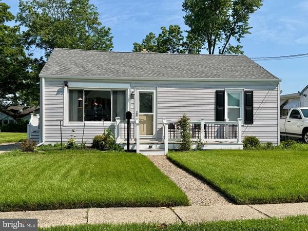 211 E WASHINGTON AVENUE, MAGNOLIA, NJ 08049