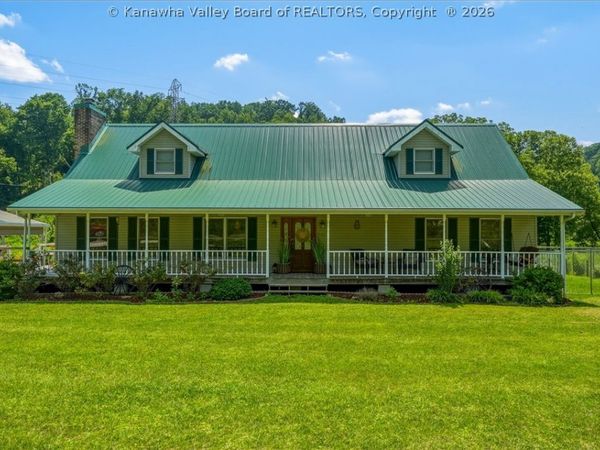 4461 Charleys Creek Road, Culloden, WV 25510