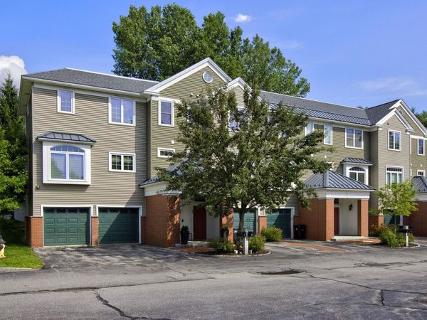 92 Riverwalk Way, Manchester, NH 03101