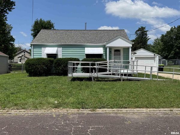 1209 W CRESTWOOD Drive, Peoria, IL 61604