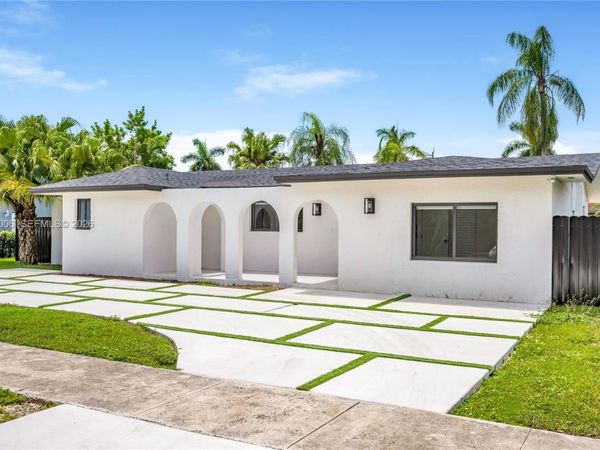 9320 SW 167th St, Palmetto Bay, FL 33157