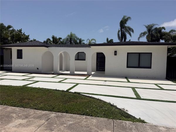 9320 SW 167th St, Palmetto Bay, FL 33157