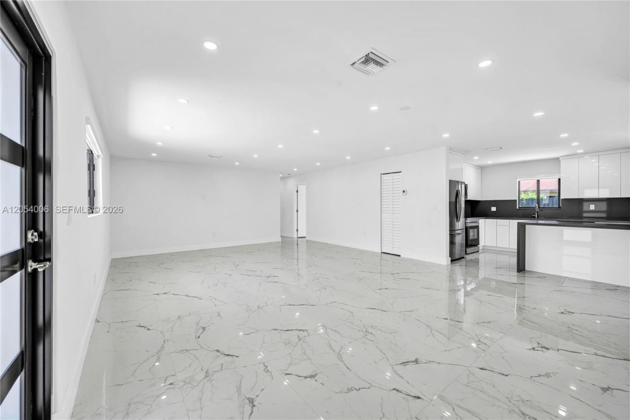 9320 SW 167th St, Palmetto Bay, FL 33157 Photo
