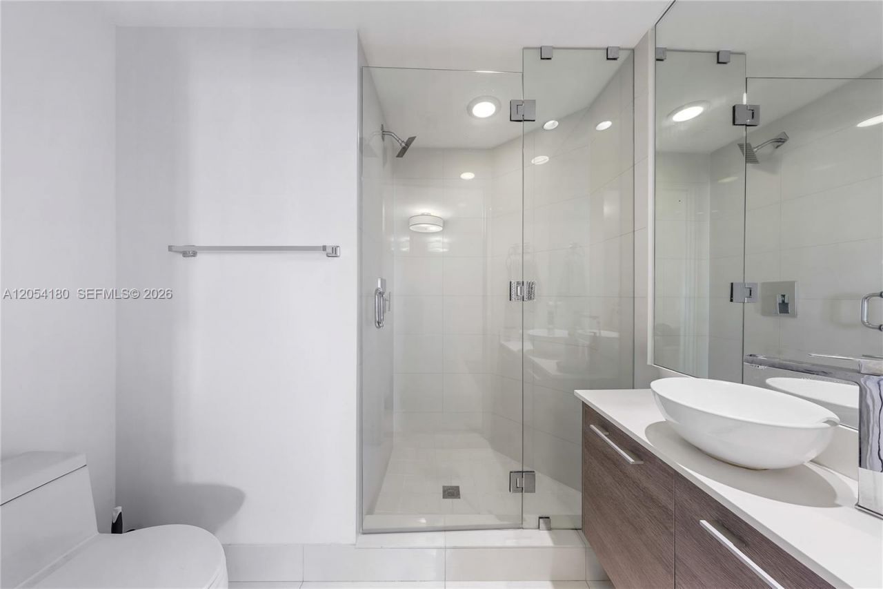 650 NE 32nd St, Unit 1507, Miami, FL 33137 Photo