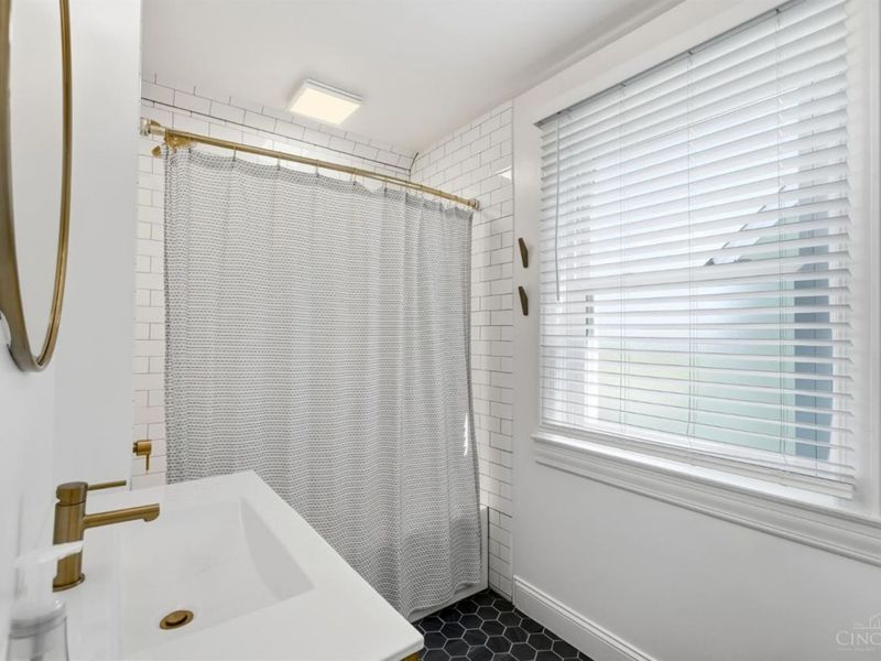 5709 Doerger Lane, Cincinnati, OH 45212 Photo 17