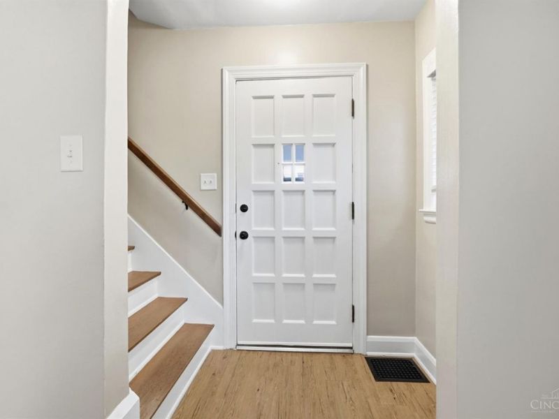 5709 Doerger Lane, Cincinnati, OH 45212 Photo 2