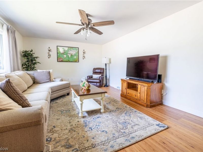 3130 Charles Street, Cuyahoga Falls, OH 44221 Photo 2