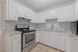 7914 Ebony Court photo 4