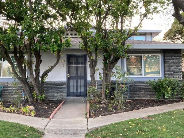 805 Carro Dr, Sacramento, CA 95825