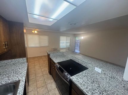 805 Carro Dr, Sacramento, CA 95825 Photo
