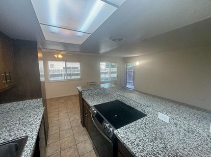 805 Carro Dr, Sacramento, CA 95825 Photo