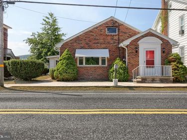 625 E MAIN STREET, HEGINS, PA 17938
