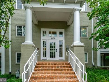 4179 S FOUR MILE RUN DRIVE , Unit 302, ARLINGTON, VA 22204