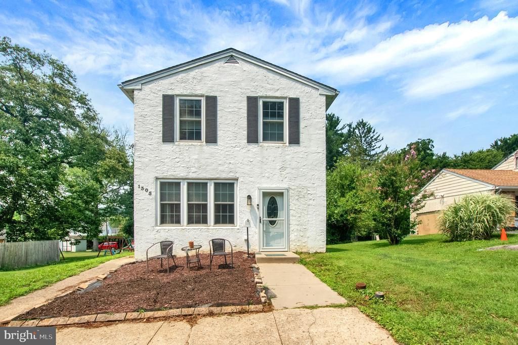 1305 STIRLING STREET , COATESVILLE, PA 19320