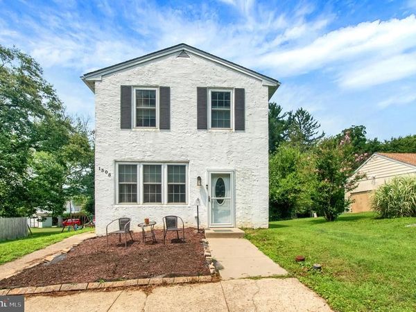 1305 STIRLING STREET, COATESVILLE, PA 19320